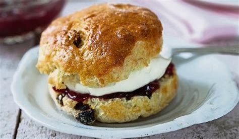 Scone Witch Secrets: Uncovering the Tips and Tricks of Professional Bakers